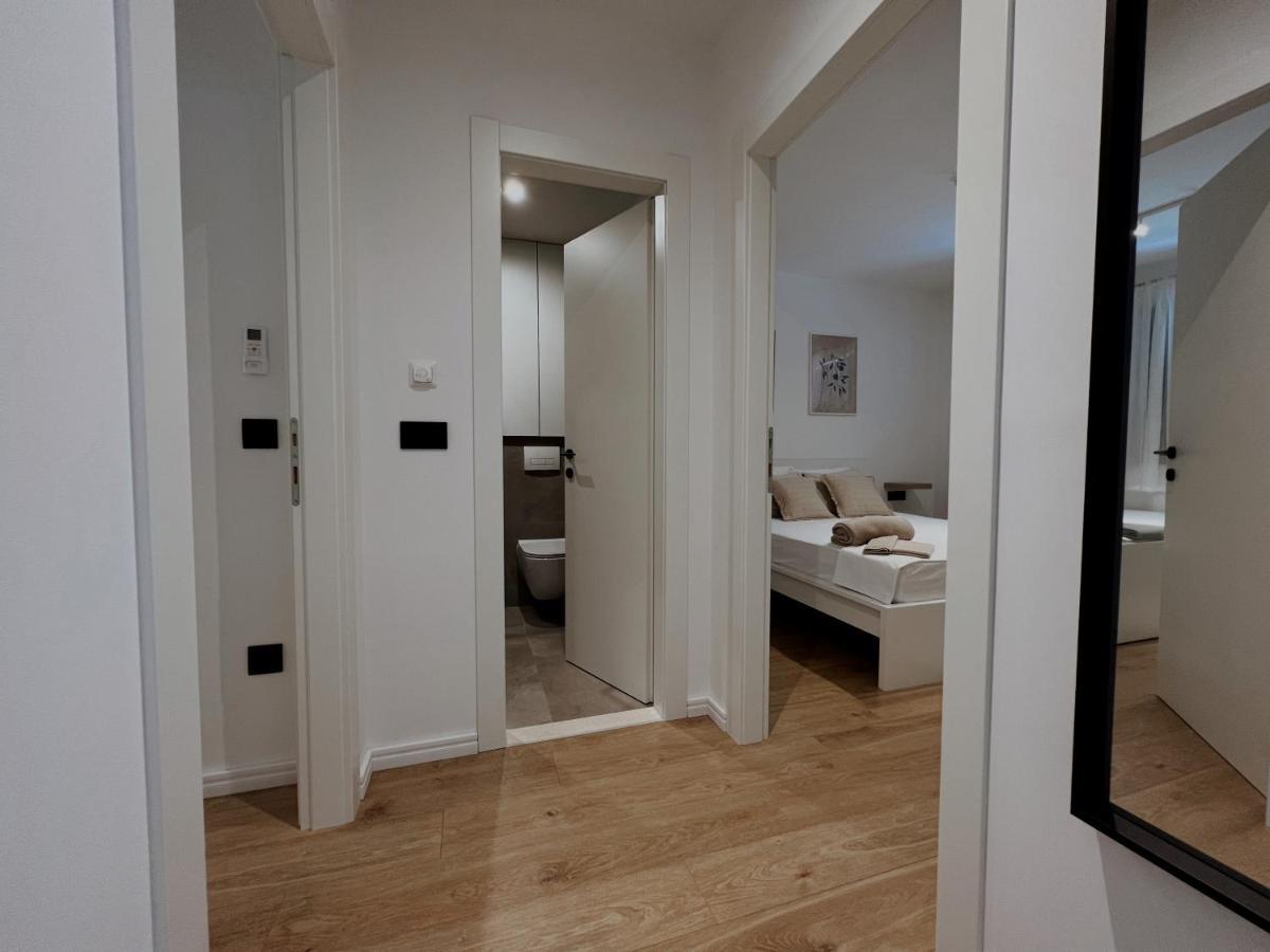 Dawn & Dusk - Modern Two Bedroom Apartment With Mountain Views Čilipi Exterior foto